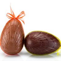 Disponible en chocolate negro 71% de cacao y en chocolate con leche 45% de cacao.
$6,30 los 100gr