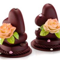 Pieza en chocolate elaborada especialmente para el Día De La Madre, disponible a al venta solamente hasta el 08 de mayo.
$22,95