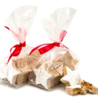 Elaboradas con polvo de almendra, avellana y especias, son ideales para festejar la temporada navideña.
$5,70 la funda de 7 unidades