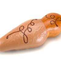 Guagua de pan rellena de crema pastelera con praliné de avellana, cubierta de chocolate con leche 40% de cacao.
$4,95