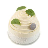 Merengue suizo
Confit de frutilla y Ruibarbo
Crema Chantilly perfumada con vainilla natural
Coco picado
Hojas de menta fresca.
Recomendación del Chef Cyril, consumir frío.
$4,95