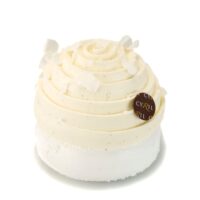 Merengue suizo
Confit de mango maracuyá
Crema Chantilly perfumada con vainilla natural
Coco laminado.
Recomendación del Chef Cyril, consumir frío.
$4,95