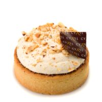 Masa azucarada
Praliné de avellana
Bizcocho de avellana
Cremoso de chocolate con leche y avellana
Crema Chantilly de avellana
Avellanas tostadas trituradas.
Recomendación del Chef Cyril, sacar del refrigerador media hora antes de consumir.
$5,55