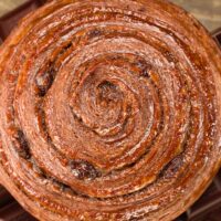 Infiniment Chocolat Masa de croissant de chocolate, crepa pastelera de chocolate, chispas de chocolate 56% de cacao
$1.55
