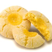 Combina armoniosamente la intensidad aromática del limón verde con la delicadeza y las notas florales del limón amarillo
$1,95