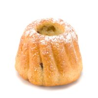 Kougelhopf (individual) Formato individual $2,45
Masa parecida a la “brioche” con pasas y bañada en un almíbar perfumado con almendra y agua de azahar. Es una especialidad de la región de Alsacia.