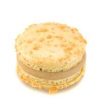 Macarrón relleno de ganache perfumada con café y badiana.